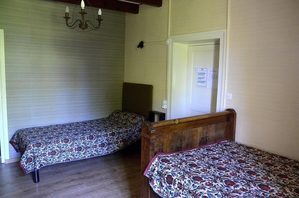 Le Vieux Noyer Bed & Breakfast Saint-Maurice-de-Tavernole Cameră foto