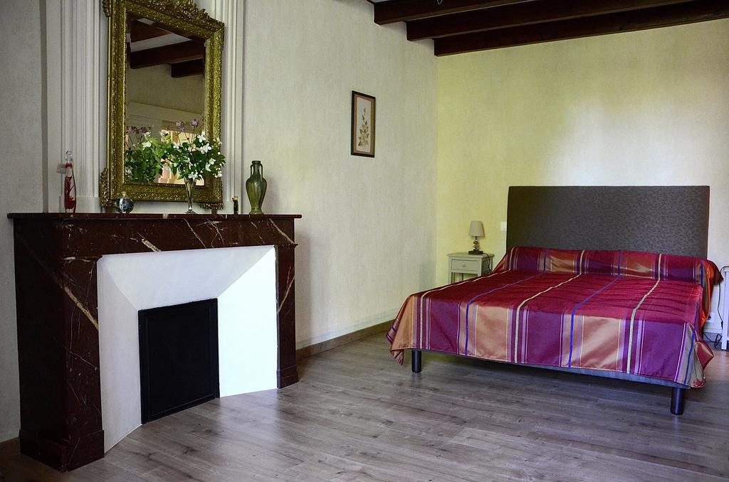 Le Vieux Noyer Bed & Breakfast Saint-Maurice-de-Tavernole Cameră foto
